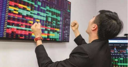 Một cổ phiếu trên HoSE "bốc đầu" kịch trần 4 phiên liên tiếp