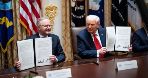 Ông Trump tuyên bố dư thừa đất hiếm sau 1 năm nữa