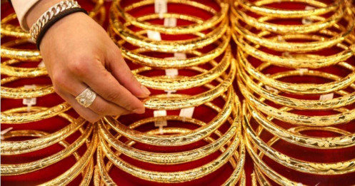 Giá vàng lao dốc mạnh: Kết thúc chu kỳ tăng hay chỉ là nhịp điều chỉnh?