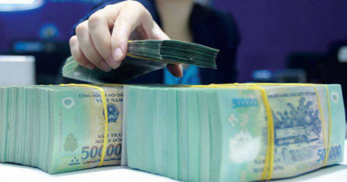 Tiền gửi dân cư lập kỷ lục mới: Lãi suất ngân hàng đang phản ánh điều gì?