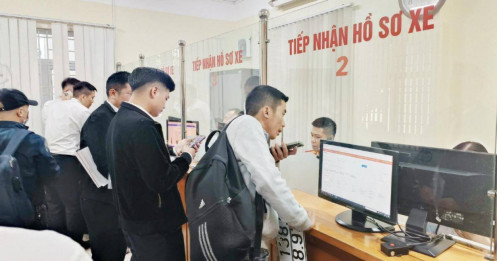 Đã bán xe, người mua chưa sang tên: Chủ cũ cần làm gì để tránh 'phạt nguội'?