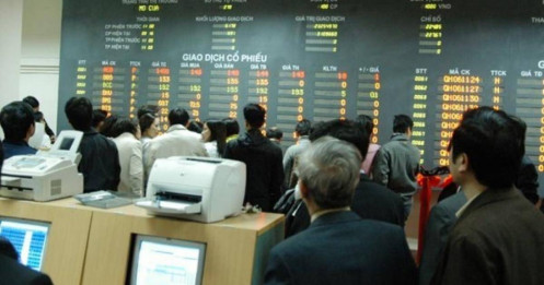 Doanh thu môi giới chứng khoán cao kỷ lục, nhưng nhiều công ty bất ngờ ‘tụt hạng’ sau 4 năm thăng hoa