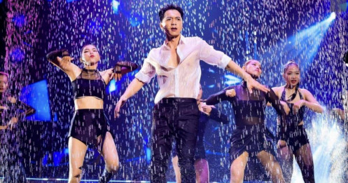 Những lần cầm mic gây sốt của sếp lớn ngân hàng: Từ ‘đu dây’ biểu diễn đến hát hit Tăng Duy Tân, Hồ Ngọc Hà