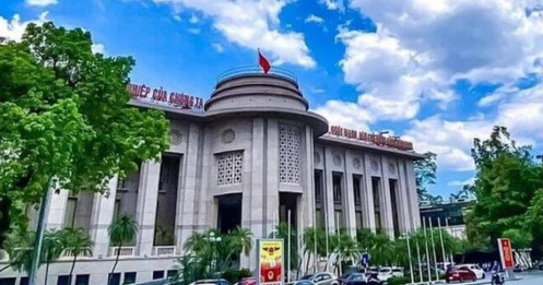 NHNN bơm thanh khoản VND nhiều nhất kể từ 2017, lãi suất qua đêm tăng lên 6%/năm