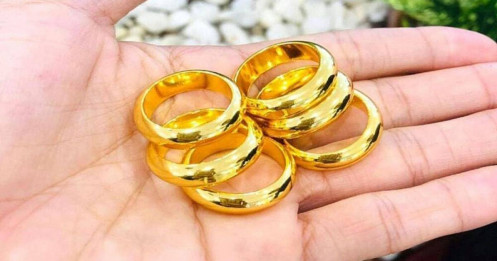 Giá vàng nhẫn giảm gần 3 triệu đồng/lượng