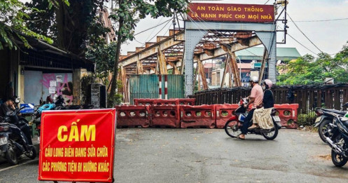 Cầu Long Biên “phong tỏa” làn sang Hoàn Kiếm đến hết năm: Người dân đi lại thế nào?