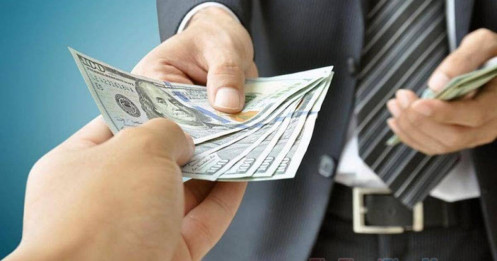 “Đừng tham gia cuộc chơi mà bạn không hiểu, cho dù bạn thấy người khác kiếm được rất nhiều tiền từ nó” - Warren Buffett