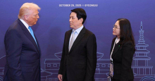 Chủ tịch nước gặp Tổng thống Trump, đề nghị sớm hoàn tất đàm phán thương mại