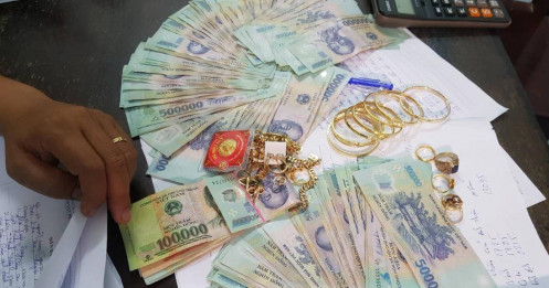 Tiền đánh bạc từ đâu ra?