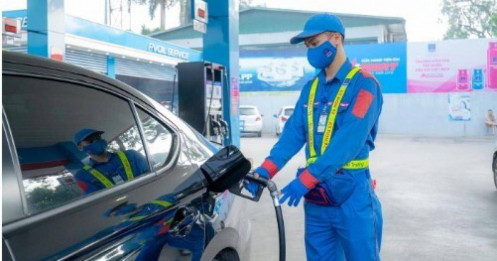 Giá xăng lên sát 20.500 đồng/lít