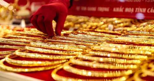 Giá vàng hôm nay 31/10.2025: Đồng loạt giảm