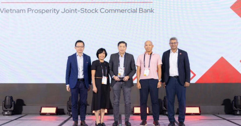 Công nghệ “mở khóa tương lai” của VPBank được vinh danh tại Red Hat APAC 2025