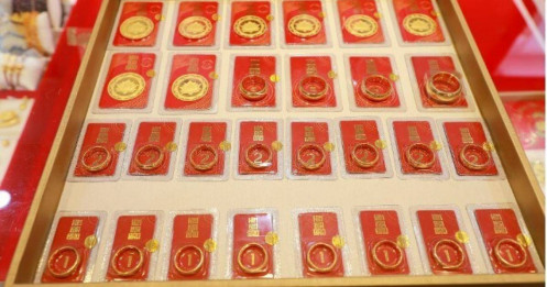 Giá vàng hạ nhiệt, dân đổ xô đi bán sau khi “bay” 200 triệu chỉ vì chậm tay