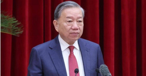 Trung ương xem xét, cho ý kiến về cơ cấu và nhân sự Bộ Chính trị khóa XIV