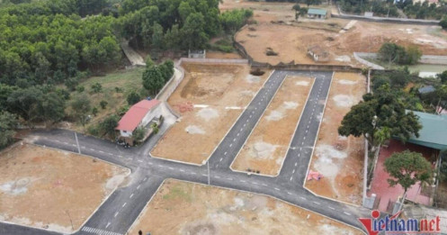 Một thửa đất bị thu hồi, cả sổ đỏ chung có bị hủy?