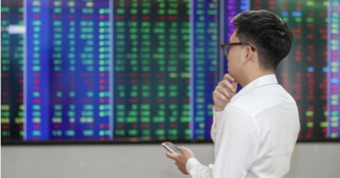 Cuộc đua tăng vốn lan rộng trong ngành chứng khoán