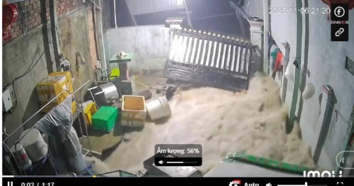 Sóng biển tràn vào nhà dân do ảnh hưởng của bão số 13: Khoảnh khắc khiến tất cả kinh sợ