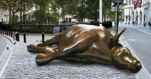 Việt Nam “đội sổ” châu Á: chứng sĩ ôm đầu nhìn tài khoản “bốc hơi”