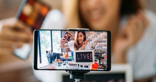 Cần ngăn chặn triệt để người nổi tiếng “tiếp tay cho hàng giả”