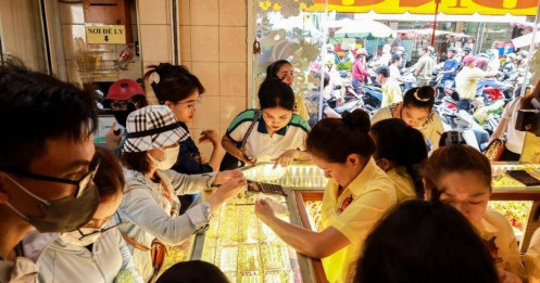 Áp thuế giao dịch vàng: Cần chính sách linh hoạt, tránh gây 'sốc giá'