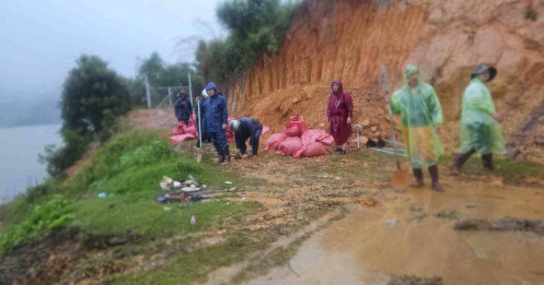 Lâm Đồng: Trắng đêm cứu hồ Cay An, di dời khẩn cấp hơn 500 người dân