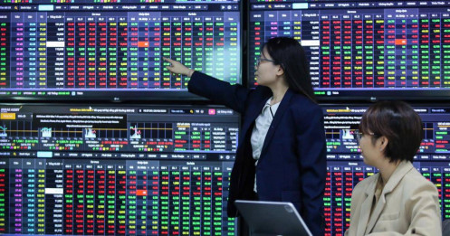 Cổ phiếu chứng khoán chiết khấu 20-30% đã đủ hấp dẫn?