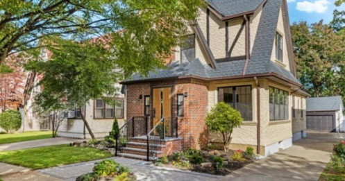 Căn nhà kỷ niệm tuổi thơ của TT Trump bất ngờ được rao bán