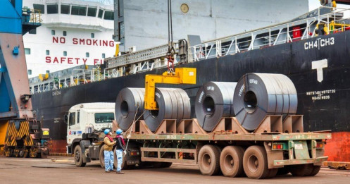 Hồi phục chậm, thép nội bước vào “trận chiến giành miếng bánh”