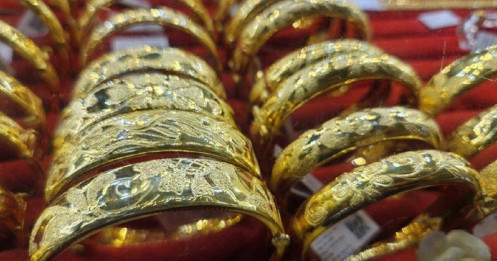 Khoảng cách giá thổi bùng lo ngại vàng lậu