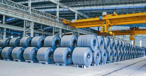 Hòa Phát “neo giá” giữa thị trường lao dốc – ngẫu nhiên hay bản lĩnh?