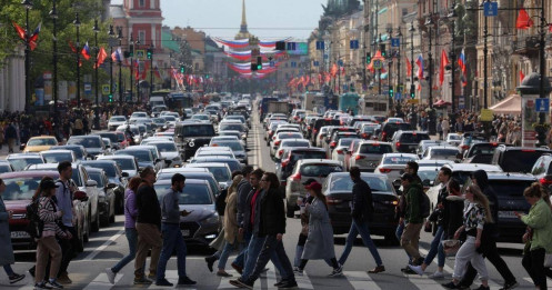 Nền kinh tế Nga đang “hụt hơi” khi xung đột với Ukraine kéo dài lâu hơn dự kiến?