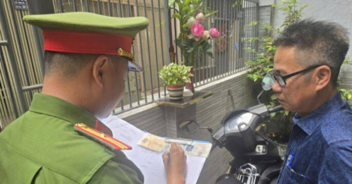 Từ 1/12, người mua bán xe không làm thủ tục đúng hạn có thể bị phạt đến 12 triệu đồng