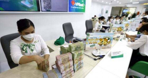 Tỷ giá 'nóng' cuối năm: Chênh lệch chính thức và tự do giãn rộng, NHNN tiếp tục ra tay "hạ nhiệt"