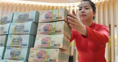 Cuộc “chạy đua” tăng lãi suất tiết kiệm