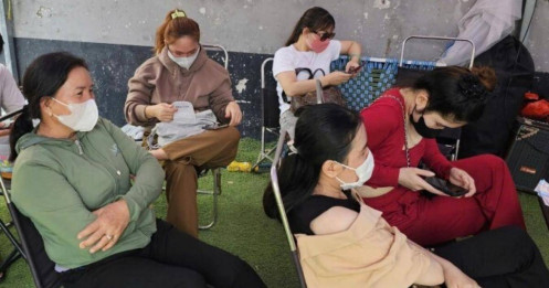 Khách hoảng hốt khi cảnh sát đồng loạt ập vào thẩm mỹ viện Mailisa