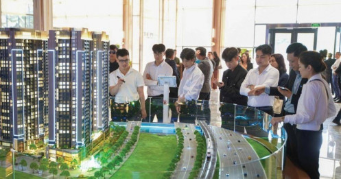 Vàng, đất "ôm" đầy tay: Sao vẫn bất an?