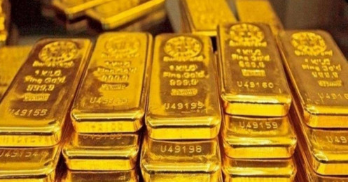 Giá vàng suy yếu, loạt tín hiệu xấu bủa vây thị trường