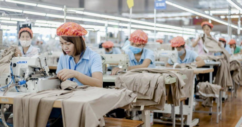 "Sóng cổ tức" tiền mặt đang "đổ bộ" mạnh mẽ vào ngành dệt may