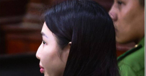 Thùy Tiên hé lộ việc sử dụng kẹo Kera và vai trò trong Công ty Chị Em Rọt