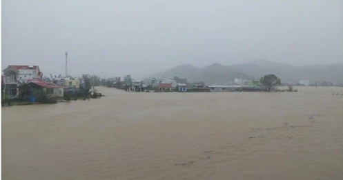 Khẩn cấp di dời 1.000 hộ dân khi đê sông Luật Lễ vỡ