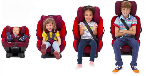 Vì sao ôm con trên ô tô kém an toàn hơn đặt trong ghế trẻ em?