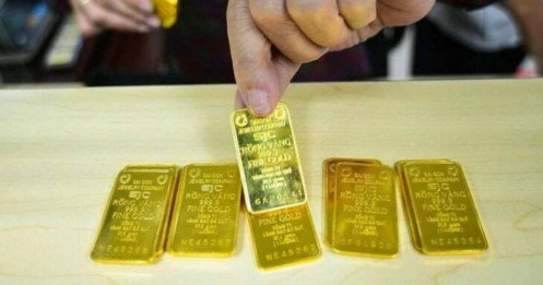 Vàng miếng nhảy vọt 1,7 triệu/lượng — Sóng lướt vàng dễ đổi thành bão lỗ