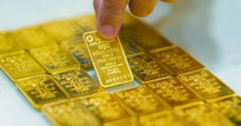 Giá vàng bất ngờ tăng rất mạnh