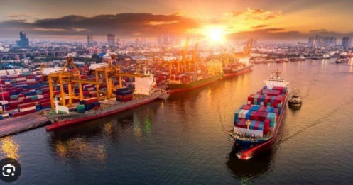 Xuất nhập khẩu Việt Nam bứt phá, tính đến 15/11 vượt 800 tỷ USD