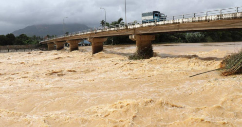 Tiếp tục có mưa lớn, lũ trên các sông ở Khánh Hòa đang lên nhanh
