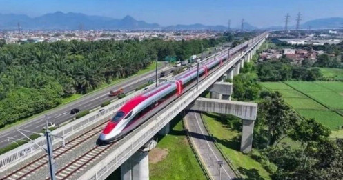 Cú nổ thép: Hai đại gia Việt khởi công dự án cùng ngày