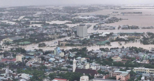 Mưa giảm, lũ rút, nhưng thiệt hại chưa dừng