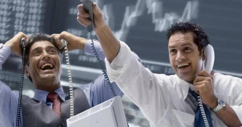 Khối ngoại trở laị bán ròng hàng trăm tỷ đồng, 'xả' mạnh cổ phiếu bank, chứng