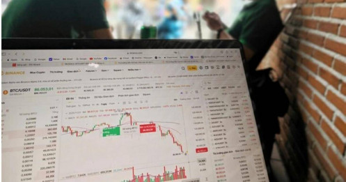 Đau đầu khi tiền số lao dốc, chứng khoán cũng giảm