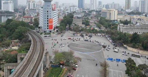 Chủ tịch Hà Nội chỉ đạo "nóng" về lộ trình cấm xe máy sử dụng xăng dầu trong Vành đai 1